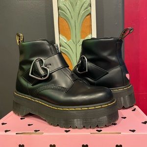 Lo buckle boot. Dr.Martens x lazy oaf